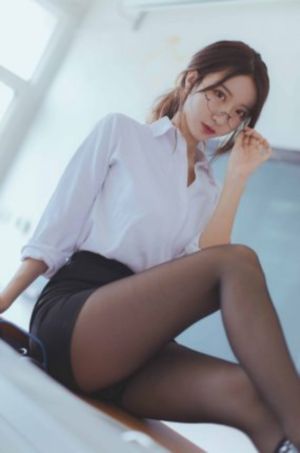 黑色的皮肤上哭泣的女人在线观看