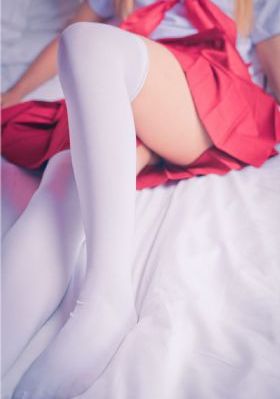 揉捏她饱满的双乳呻吟视频